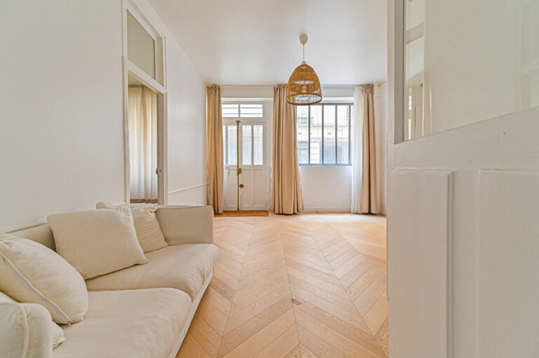 Appartement 3 pièces - PARIS 9