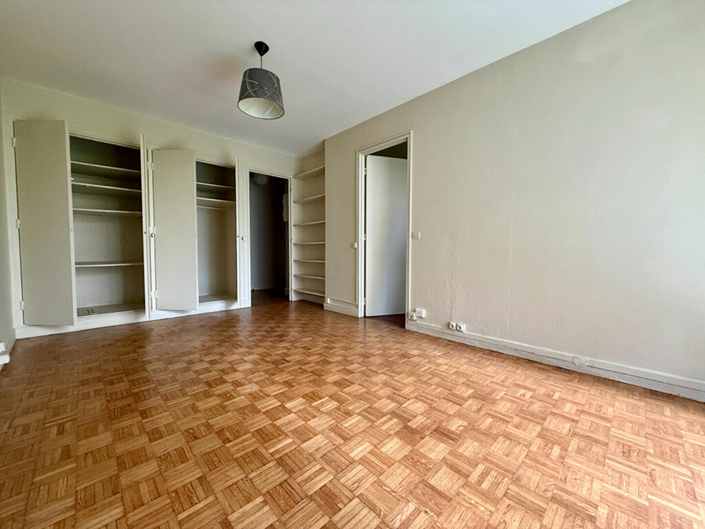 Appartement Paris 1 pièce(s) 31.08 m2 - Léon Immobilier