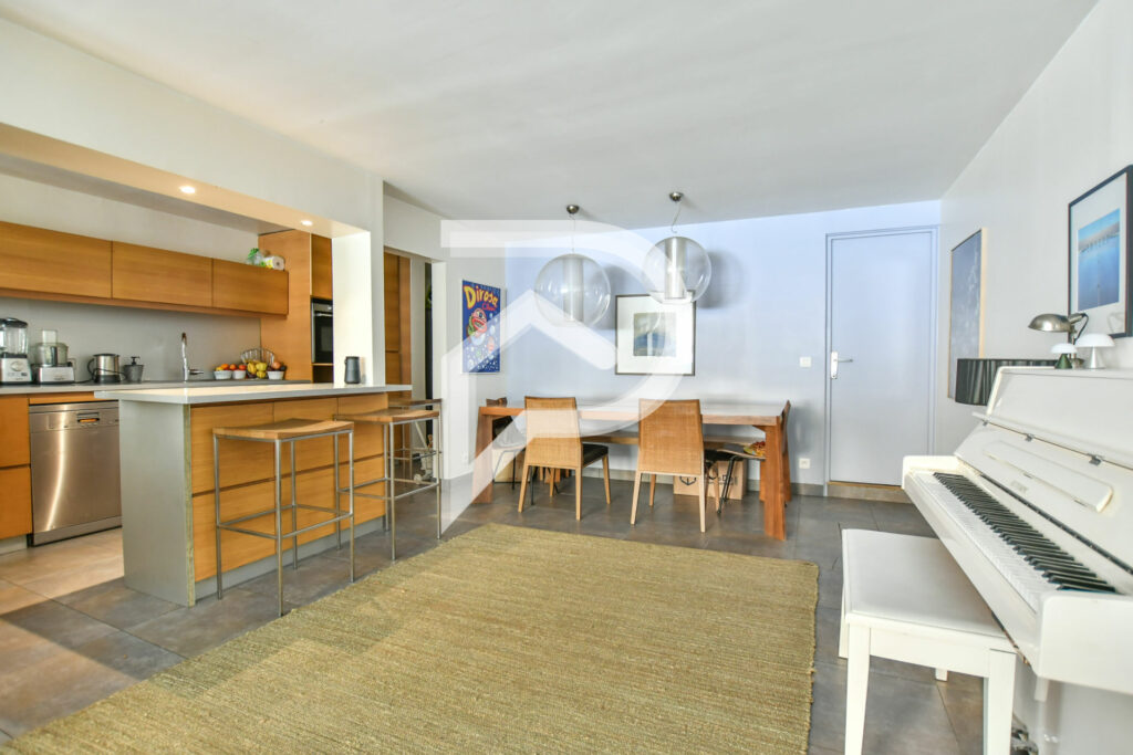 Maison de 130m2 avec terrasse - Léon Immobilier