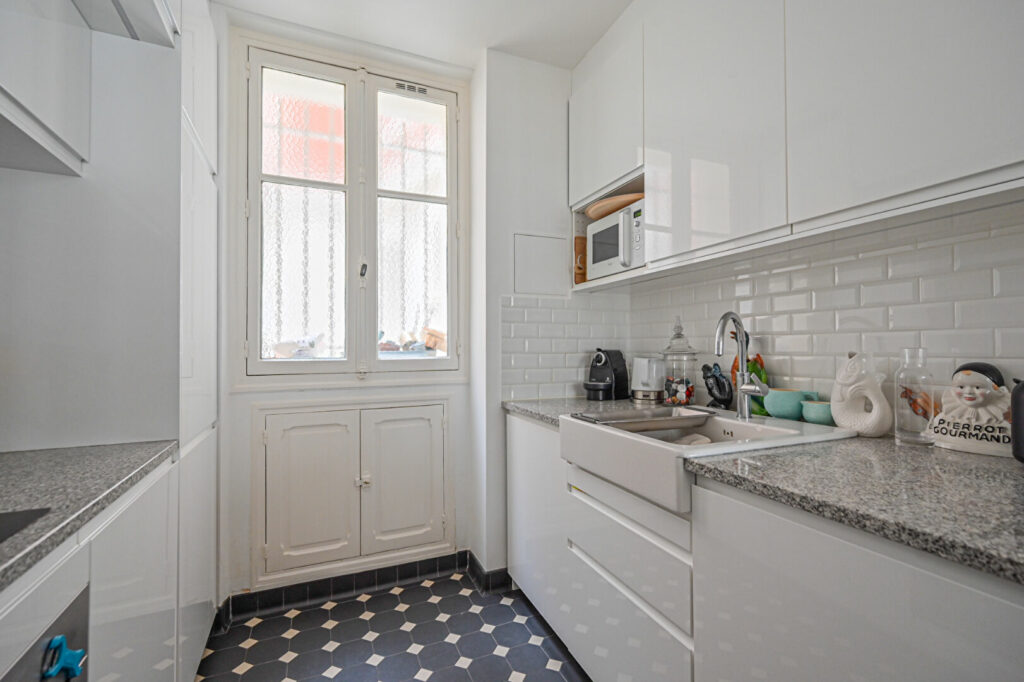 Appartement Paris 4 pièce(s) 96.52 m2 - Léon Immobilier