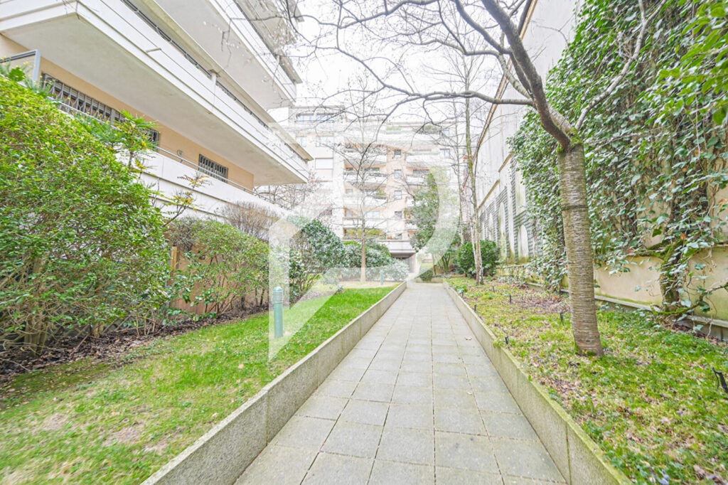 Appartement Paris 4 pièce(s) 100 m2 - Léon Immobilier