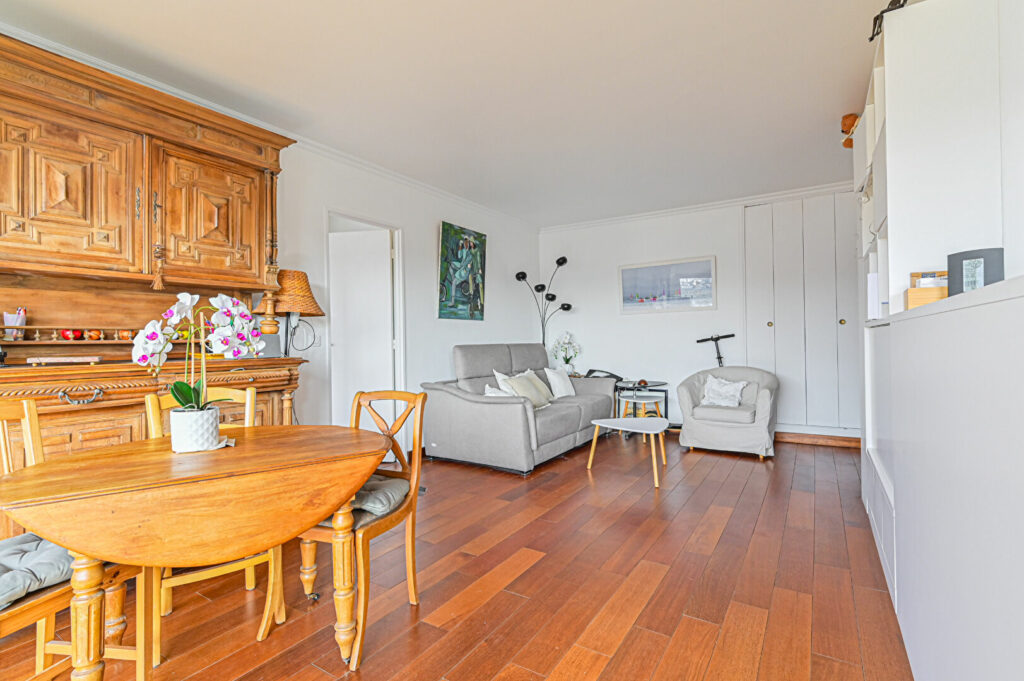 Appartement Paris 3 pièce(s) 73 m2 - Léon Immobilier
