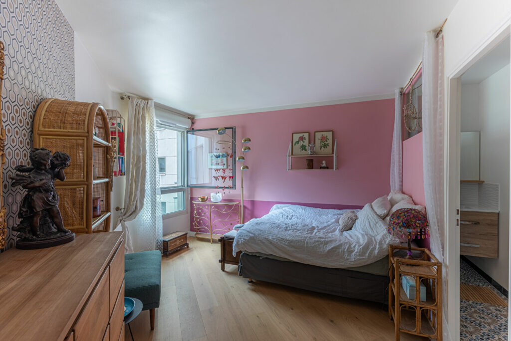 Appartement Paris 4 pièce(s) 85.52 m2 + 10m2 de balcon - Léon Immobilier