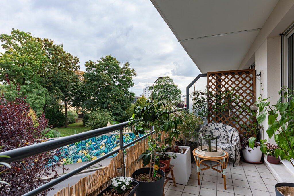 Appartement Paris 4 pièce(s) 85.52 m2 + 10m2 de balcon - Léon Immobilier