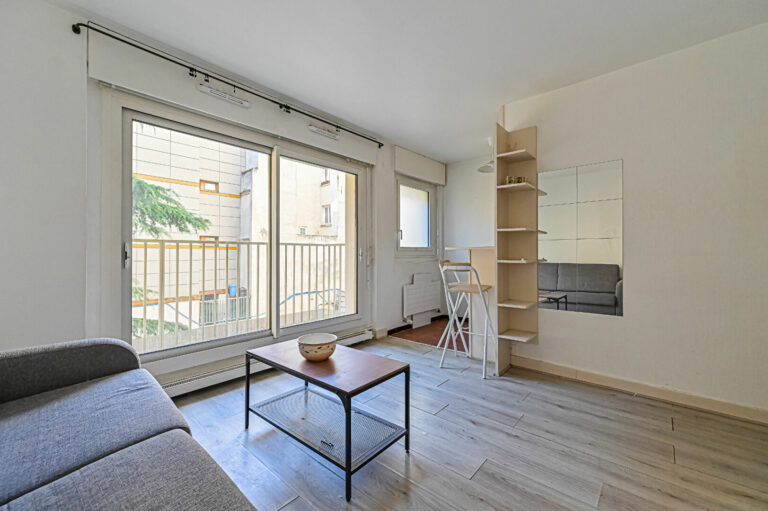 Appartement 1 pièce - PARIS 18