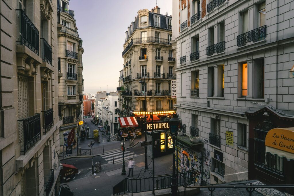Toits de Paris vus depuis Montmartre - Léon Immobilier