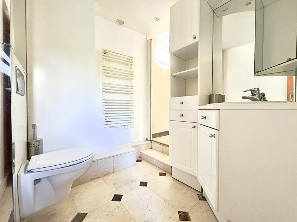 2 pièces lumineux avec vue dégagée – Paris 11ème - Léon Immobilier