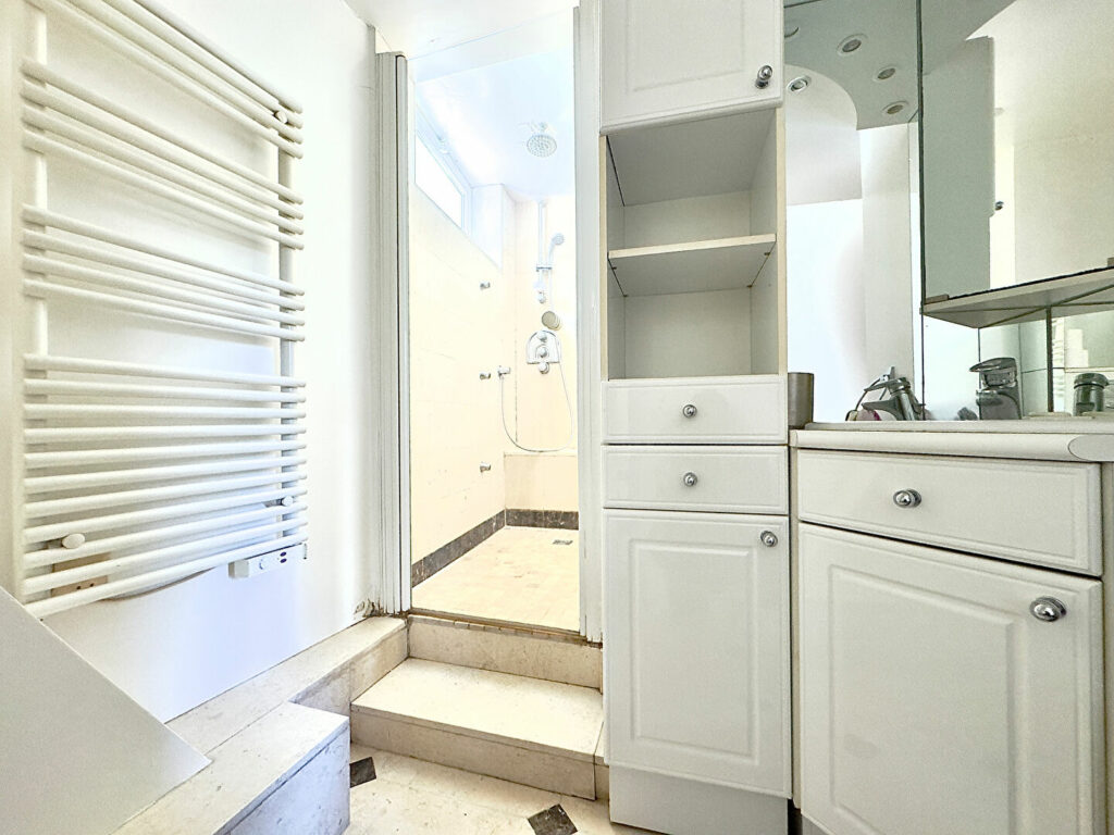 2 pièces lumineux avec vue dégagée – Paris 11ème - Léon Immobilier