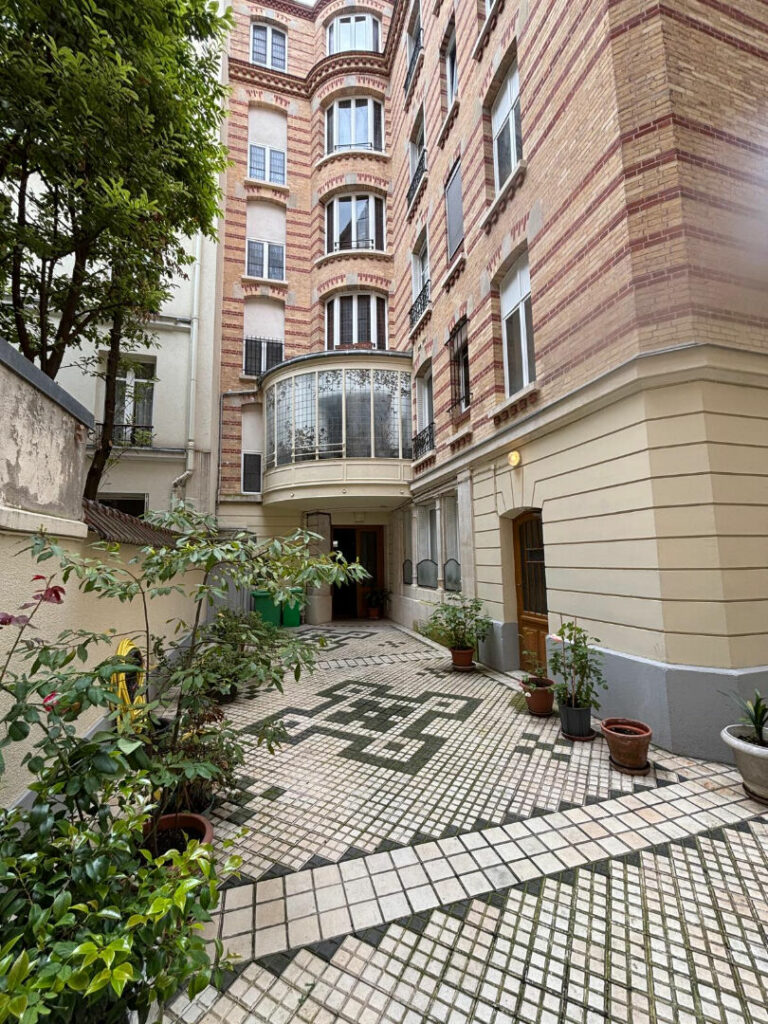Appartement PARIS – Chambre de service - Léon Immobilier