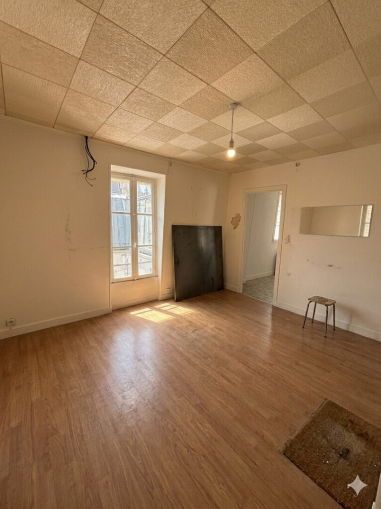 Appartement Paris 3 pièce(s) – DERNIER ETAGE - Paris 18e - Léon Immobilier