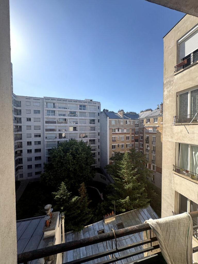 Appartement Paris 1 pièce(s) 17.30 m2 - Paris 18e - Léon Immobilier