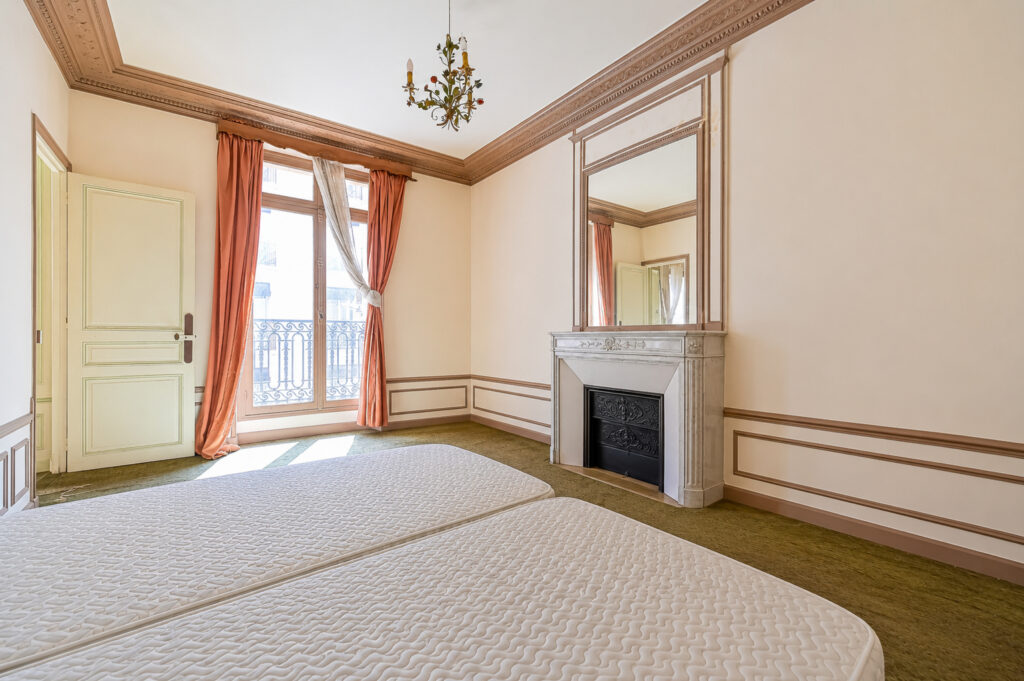 Appartement Paris 6 pièce(s) 192 m2 - photo 8