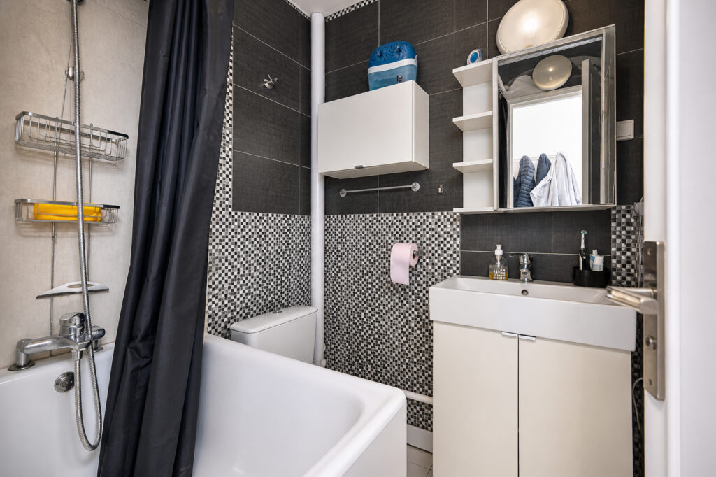 2 pièces au dernier étage, calme et lumineux, Paris 17e - Paris 17e - Léon Immobilier
