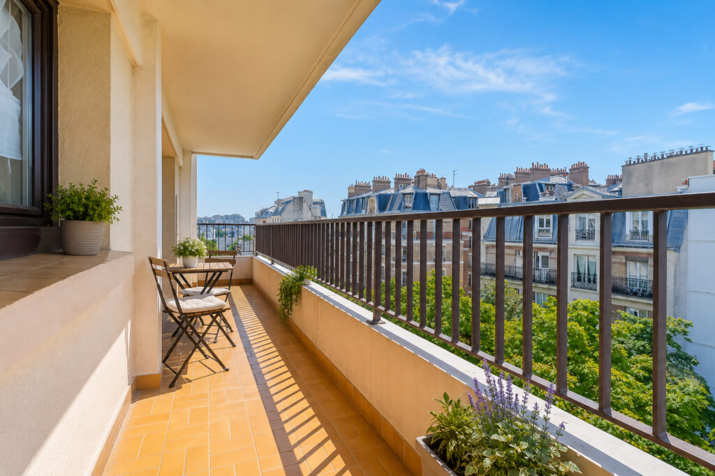 Appartement 5 pièces 95.5 m2 - Paris 19e - Léon Immobilier