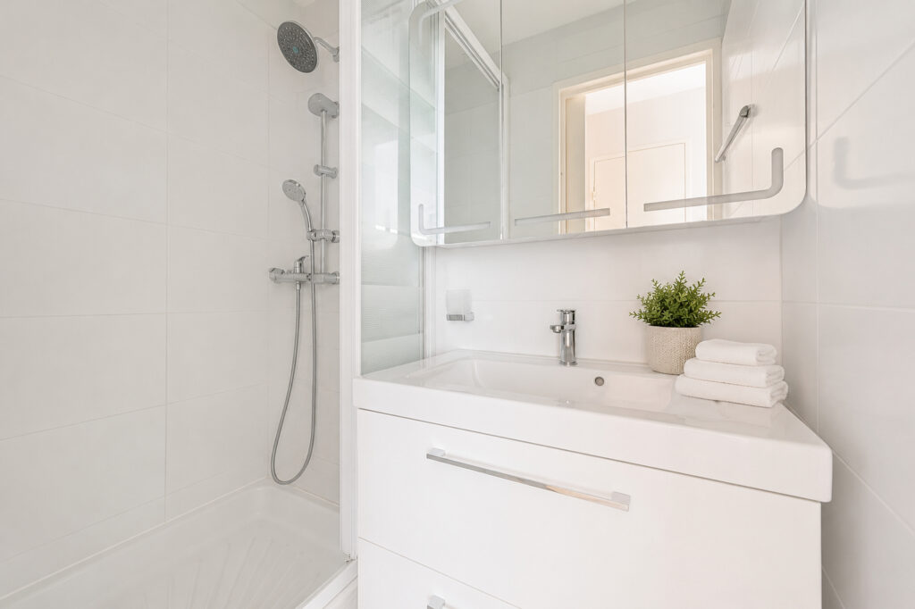 Appartement 5 pièces 95.5 m2 - Paris 19e - Léon Immobilier
