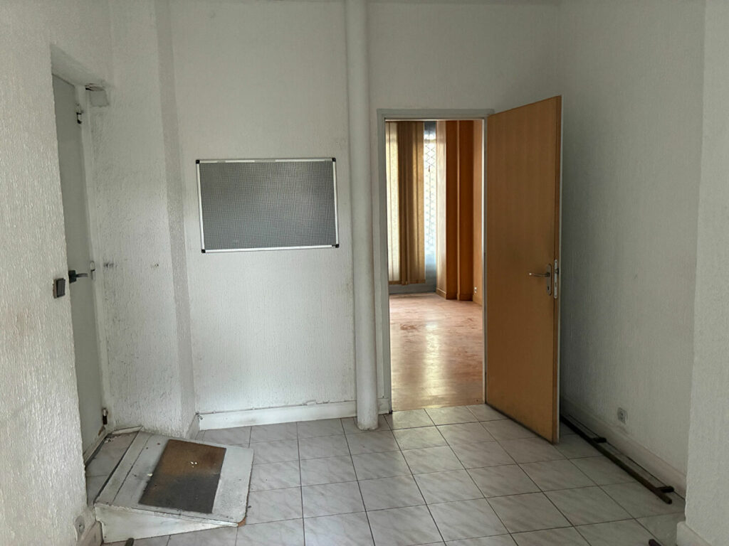 Local commercial à vendre – Paris 20 - Léon Immobilier