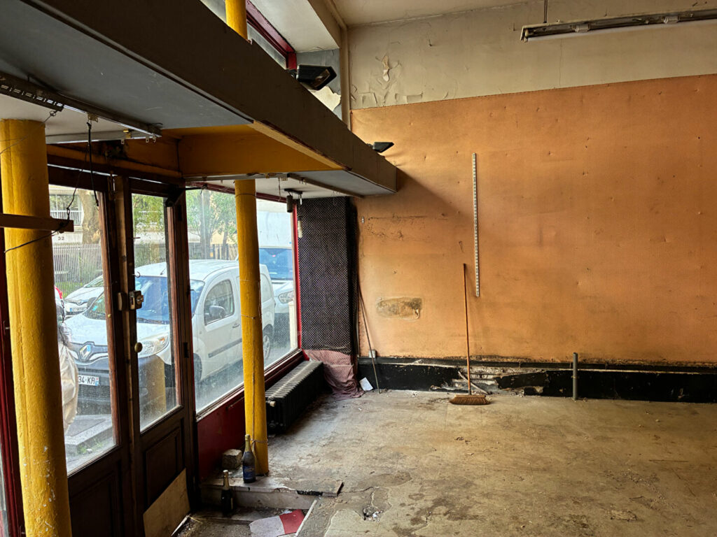 Grand local commercial à vendre – Paris 20 - Léon Immobilier