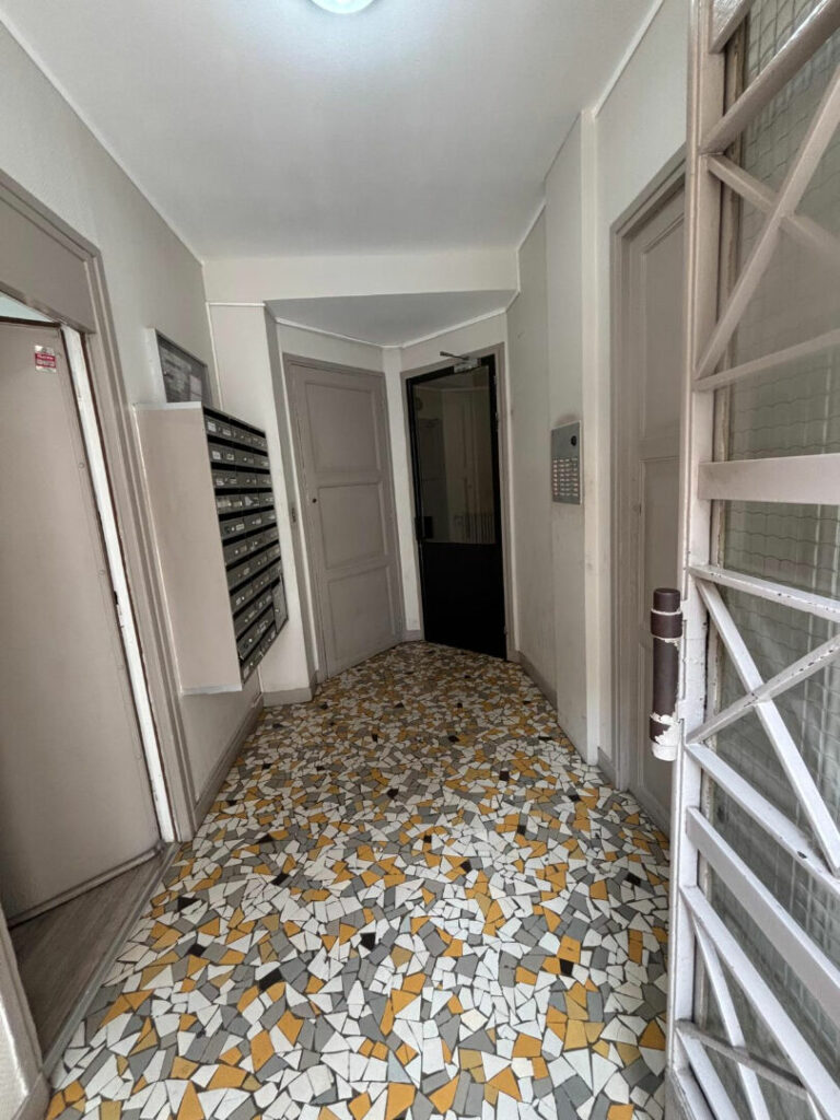 Appartement Paris 2 pièce(s) 27.60 m2 - Paris 19e - Léon Immobilier