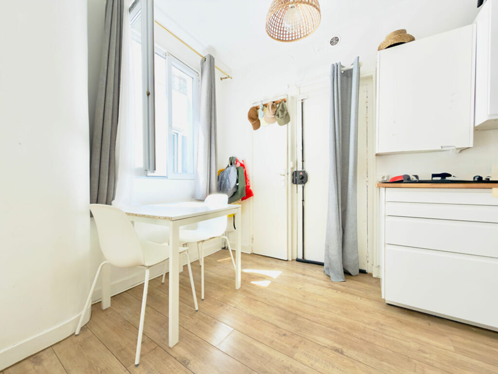 Charmant studio à deux pas des Batignolles - Paris 17e - Léon Immobilier