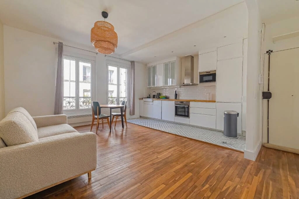 Appartement Paris 3 pièce(s) 51 m2 - Paris 18e - Léon Immobilier