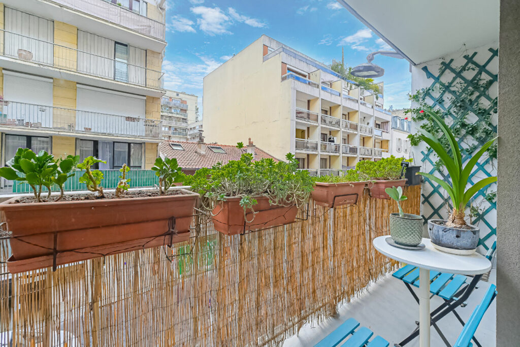 Appartement Paris 4 pièce(s) 89 m2 – 2EME ETAGE avec BALCON - Paris 18e - Léon Immobilier
