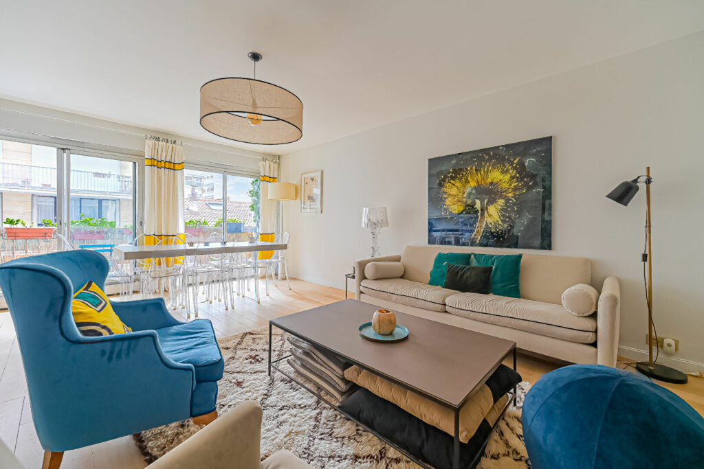Appartement Paris 4 pièce(s) 89 m2 – 2EME ETAGE avec BALCON - Paris 18e - Léon Immobilier