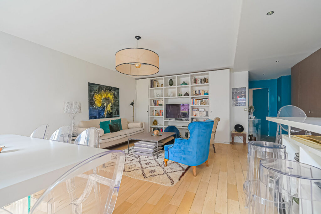 Appartement Paris 4 pièce(s) 89 m2 – 2EME ETAGE avec BALCON - Paris 18e - Léon Immobilier