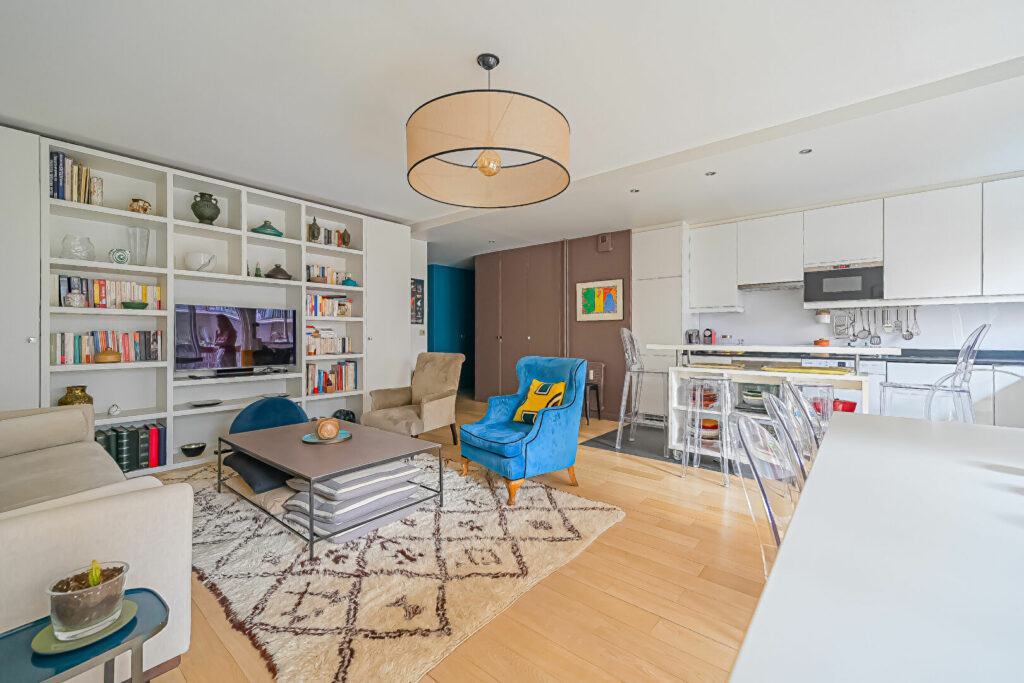 Appartement Paris 4 pièce(s) 89 m2 – 2EME ETAGE avec BALCON - Paris 18e - Léon Immobilier
