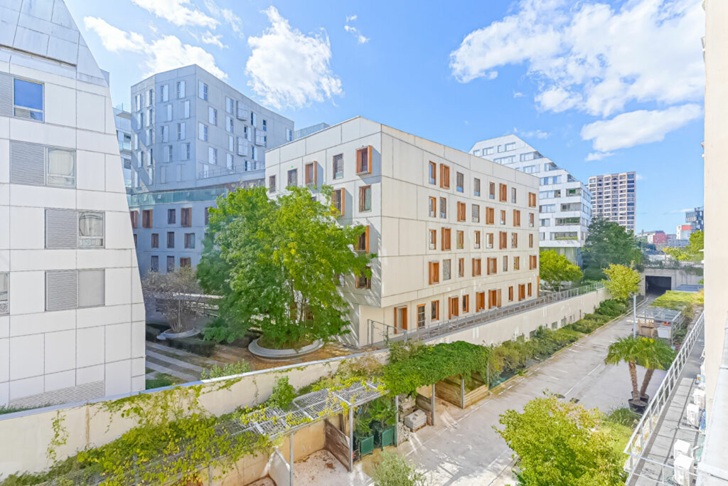 Superbe appartement traversant – 4 pièces – 71.01 m2 - Paris 17e - Léon Immobilier