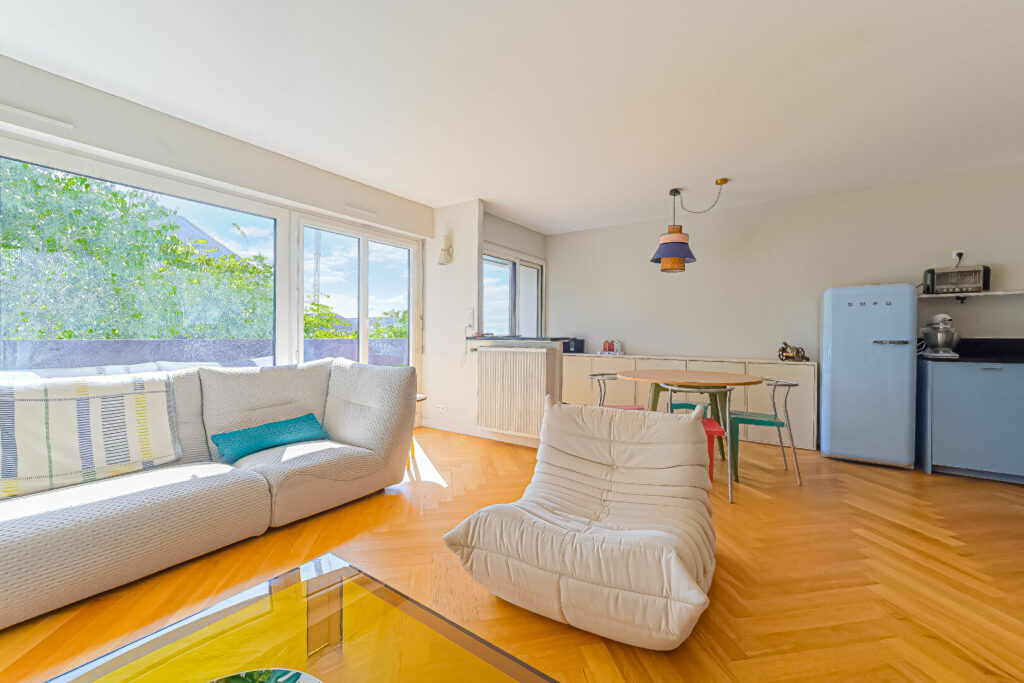 Appartement Paris 2 pièce(s) 56 m2 – BALCON - Paris 18e - Léon Immobilier