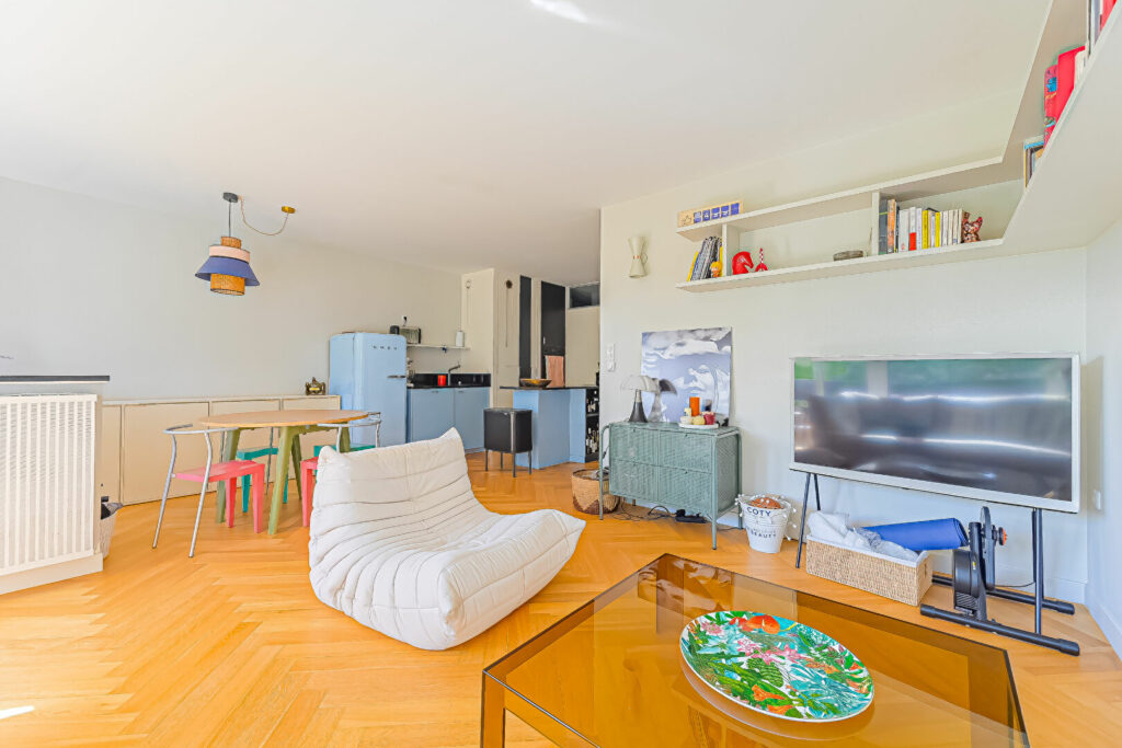 Appartement Paris 2 pièce(s) 56 m2 – BALCON - Paris 18e - Léon Immobilier