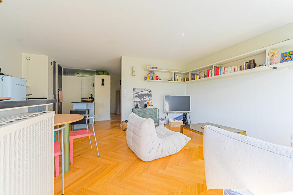 Appartement Paris 2 pièce(s) 56 m2 – BALCON - Paris 18e - Léon Immobilier