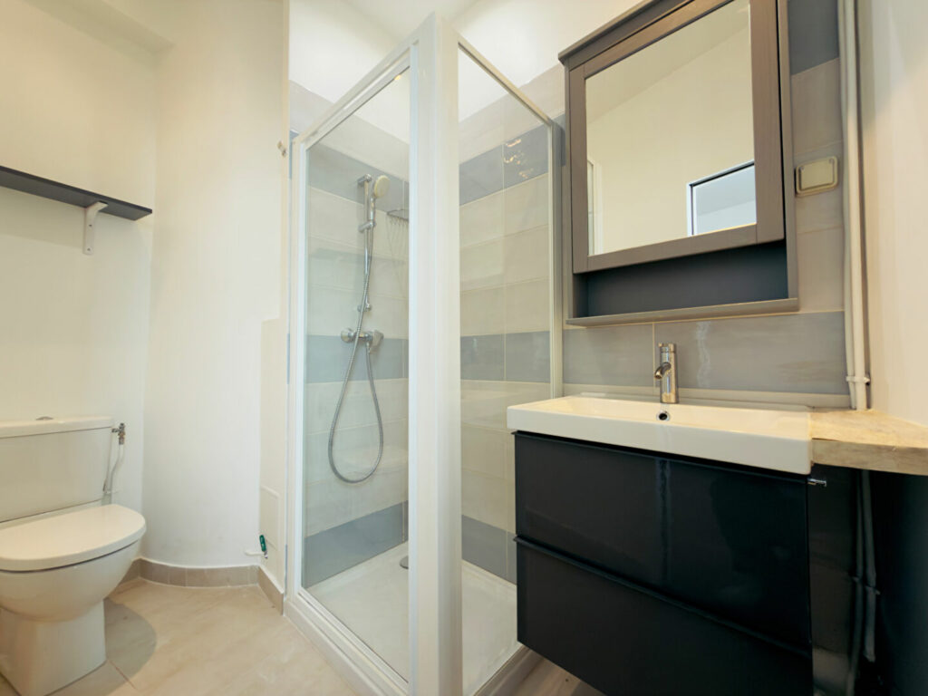 Superbe appartement 2 pièces de 38 m2 – Métro commerce PARIS 15 - Paris 15e - Léon Immobilier