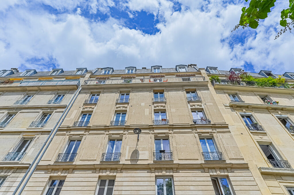 Appartement Paris 1 pièce(s) 26 m2 - Paris 18e - Léon Immobilier