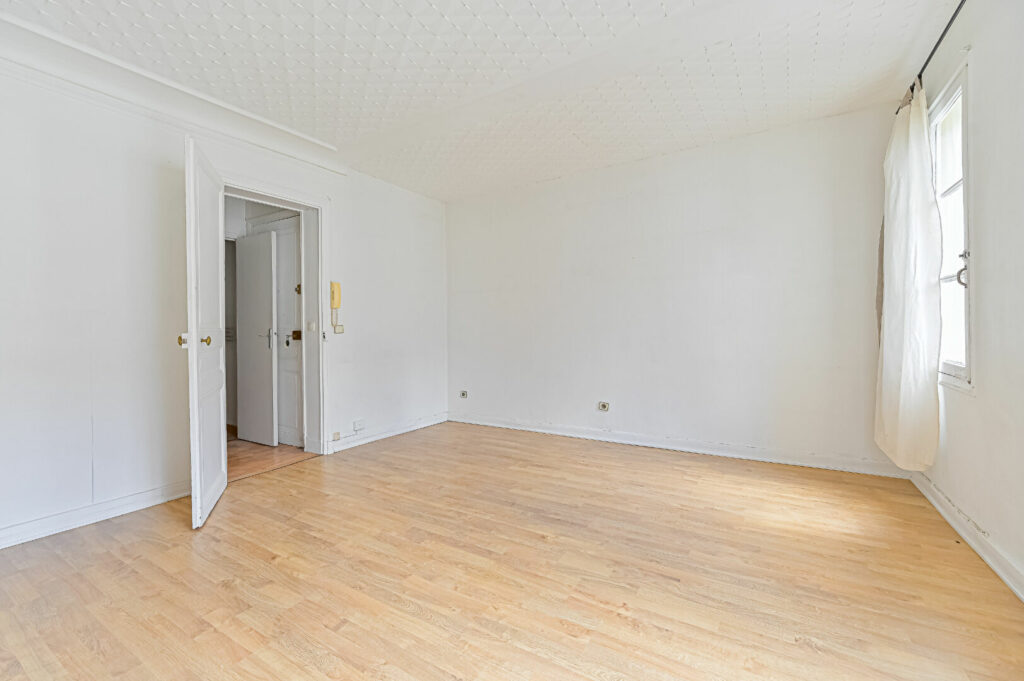 Appartement Paris 1 pièce(s) 26 m2 - Paris 18e - Léon Immobilier