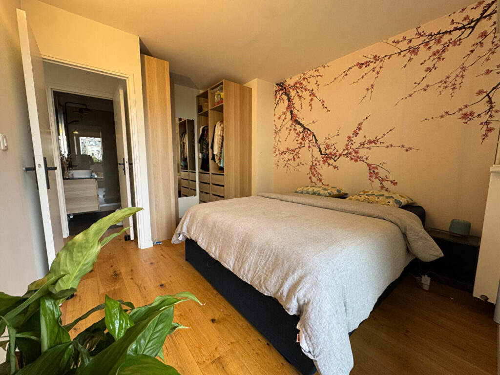 Appartement Paris 3 pièce(s) 64.62 m2 – Piscine, cave, parking - Paris 18e - Léon Immobilier