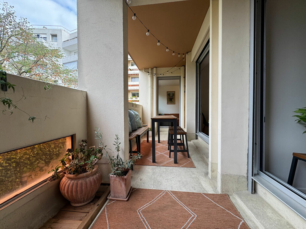 Appartement Paris 3 pièce(s) 64.62 m2 – Piscine, cave, parking - Paris 18e - Léon Immobilier