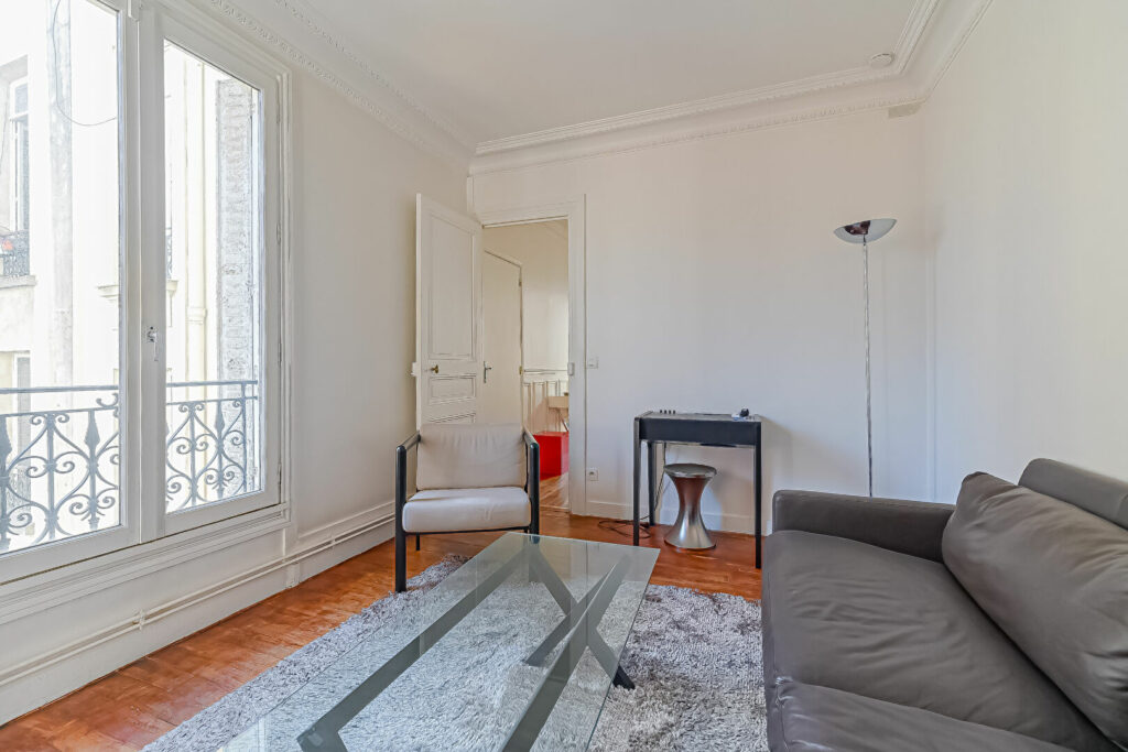Appartement Paris 2/3 pièce(s) 43 m2 - Paris 18e - Léon Immobilier