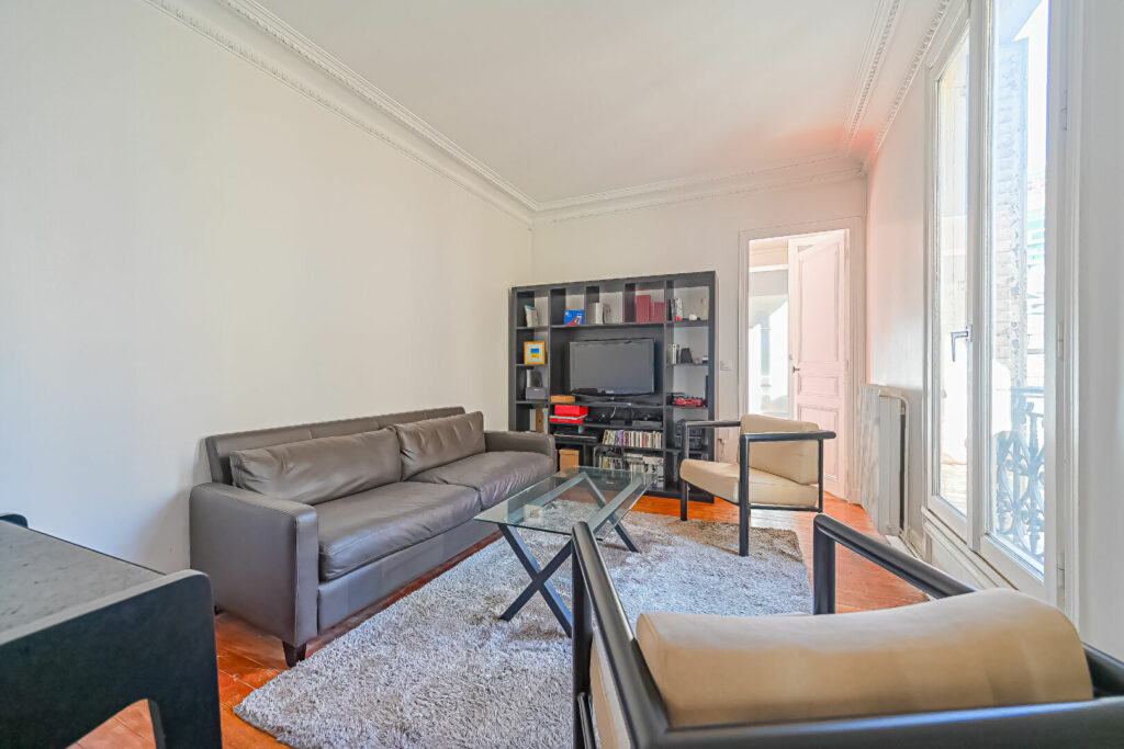 Appartement Paris 2/3 pièce(s) 43 m2 - Paris 18e - Léon Immobilier