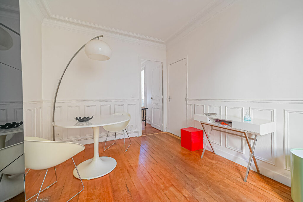 Appartement Paris 2/3 pièce(s) 43 m2 - Paris 18e - Léon Immobilier