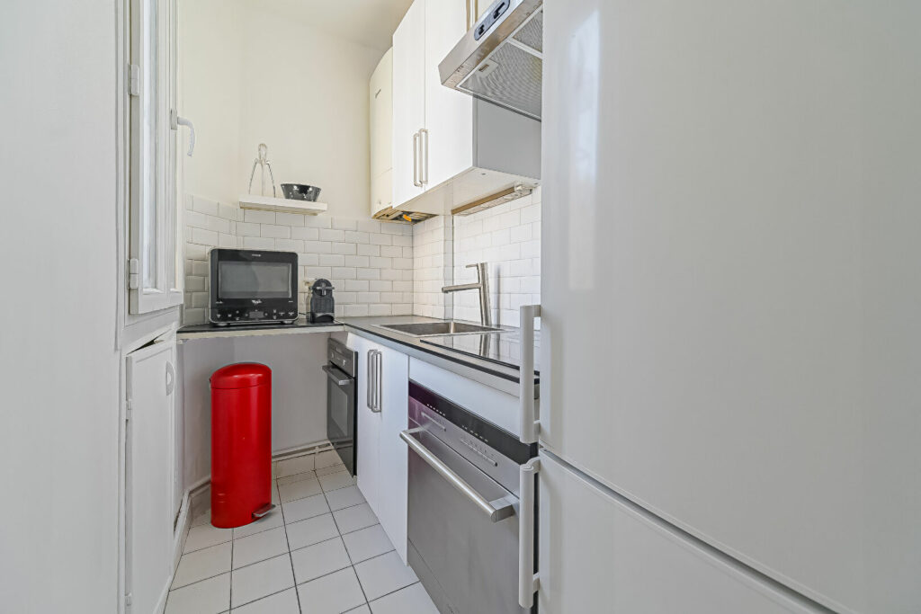 Appartement Paris 2/3 pièce(s) 43 m2 - Paris 18e - Léon Immobilier