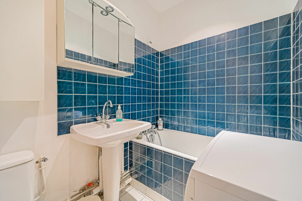 Appartement Paris 2/3 pièce(s) 43 m2 - Paris 18e - Léon Immobilier
