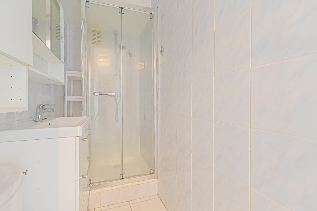 Appartement 2 pièce(s) 31.52 m2 - Paris 18e - Léon Immobilier