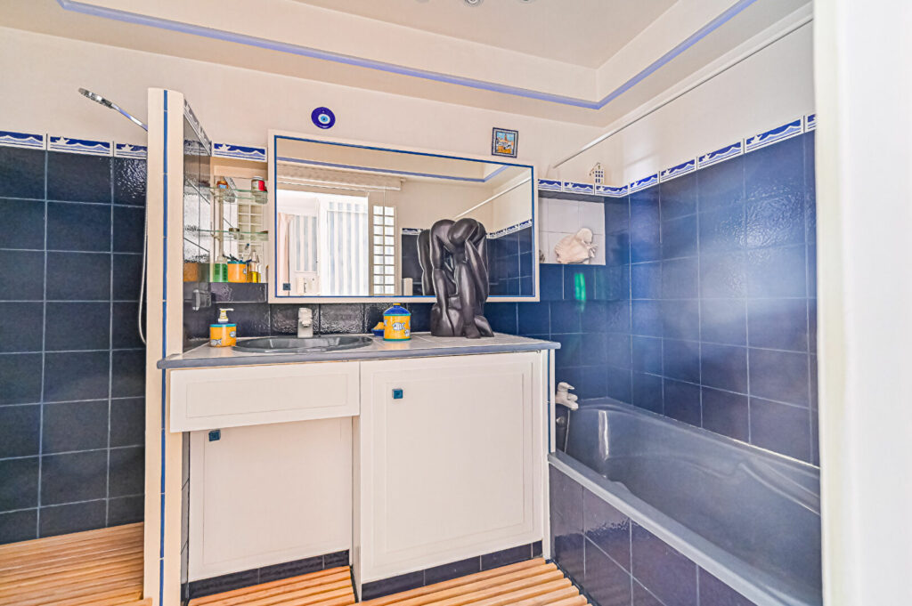 Appartement Paris 2 pièce(s) 46 m2 - Paris 18e - Léon Immobilier