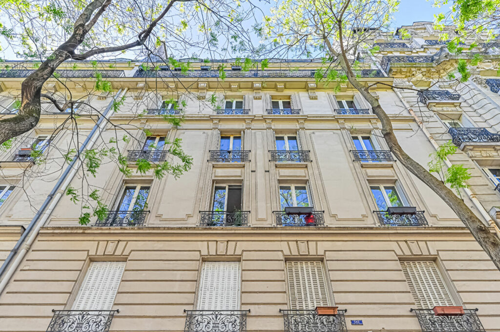 Appartement Paris 2 pièce(s) 46 m2 - Paris 18e - Léon Immobilier