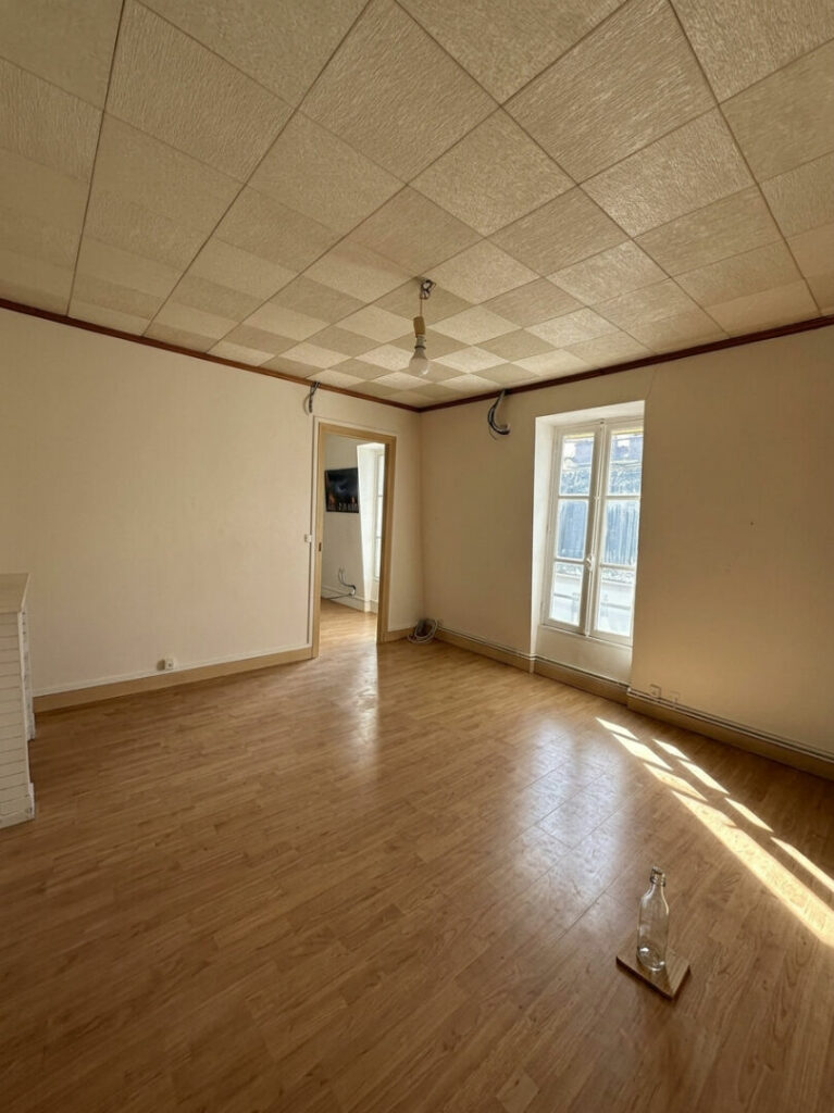 Appartement Paris 3 pièce(s) – DERNIER ETAGE - Paris 18e - Léon Immobilier