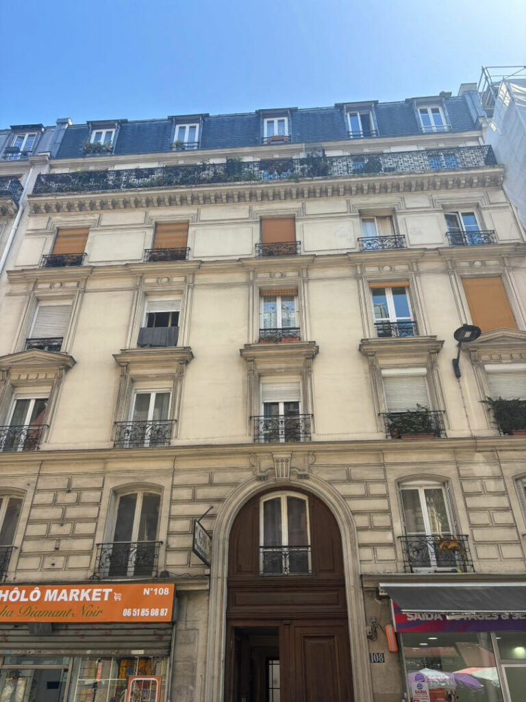 Appartement Paris 3 pièce(s) – DERNIER ETAGE - Paris 18e - Léon Immobilier