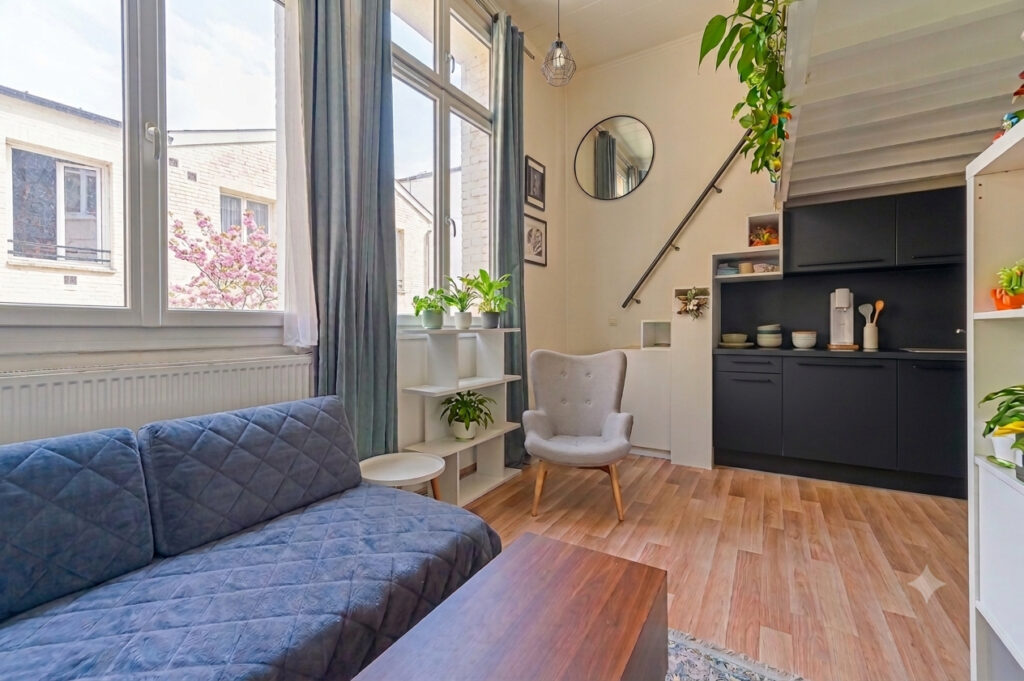 Grand appartement lumineux avec mezzanine – 43m² – ancien atelier d’artistes - Paris 19e - Léon Immobilier
