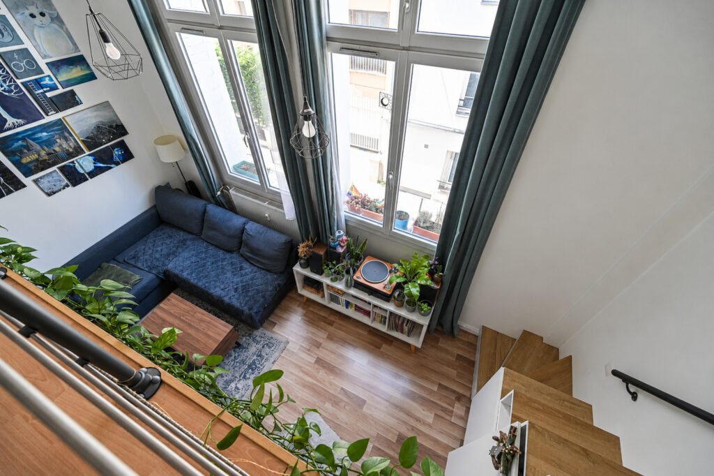 Grand appartement lumineux avec mezzanine – 43m² – ancien atelier d’artistes - Paris 19e - Léon Immobilier