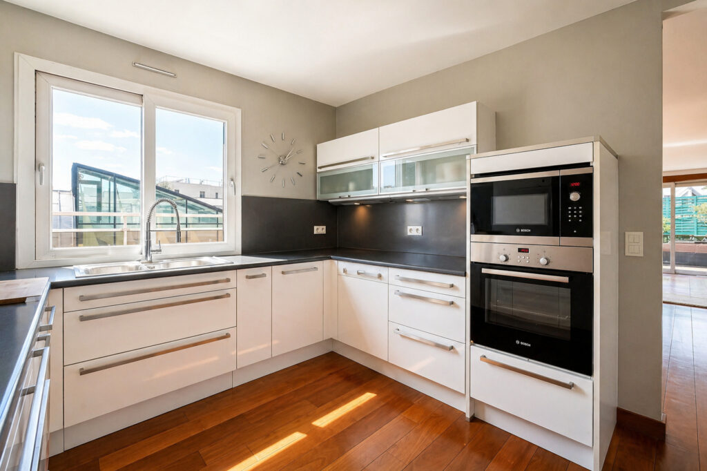 Magnifique appartement familial 5 pièces de 128m2 avec grand extérieur de 112m2 - Paris 19e - Léon Immobilier